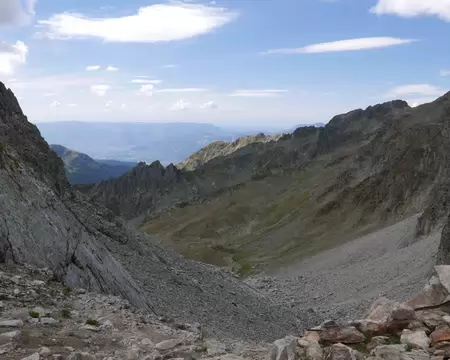 2026-08-25-15h14m36 C'est vache d'avoir aussi mis des cailloux de l'autre côté du col.