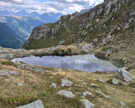 2026-08-25-17h33m18 Le lac de la Coche trop riche en campeurs dès 17h30