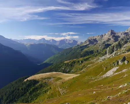 2026-08-26-08h54m55 Vue sur le massif des écrins