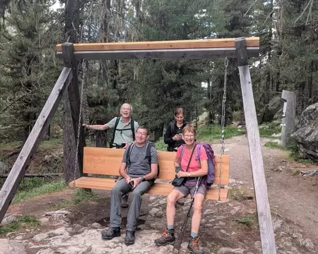 20260818163221-WA0027 Banc pour admirer le panorama, c'est une spécialité suisse.