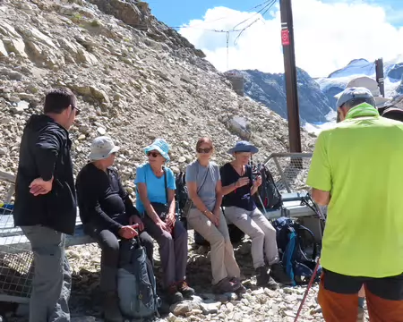 20260819124403_IMG_9959 Pause après la montée - arrivée en haut du téléphérique 