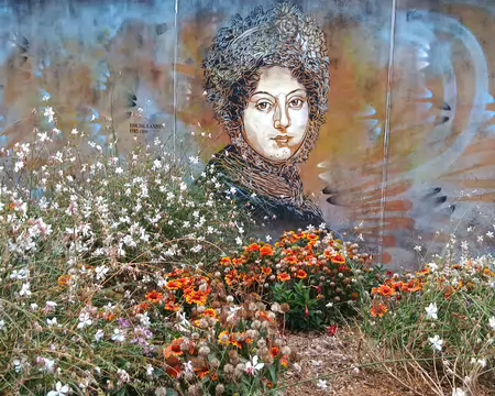 002 Louise Lannes (1782-1836), l’épouse du maréchal Lannes, par l’artiste C215. Le maréchal, qui avait acquis le château de Maisons-Laffitte en 1804, mourut cinq...