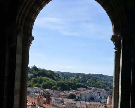 P1230527 Le Puy-en-Velay depuis le porche de la Cathédrale