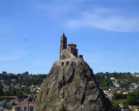 P1230530 Eglise Saint-Michel d'Aiguilhe, roman auvergnat, située sur son piton volcanique de 82 mètres de haut