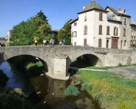 P1230658 Le pont vieux sur le Langouyrou, affluent de l'Allier