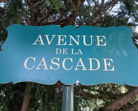 003 L’avenue de la Cascade à l’entrée du parc