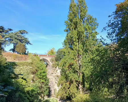 014 Le pont des Suicidés (hauteur 30 m)
