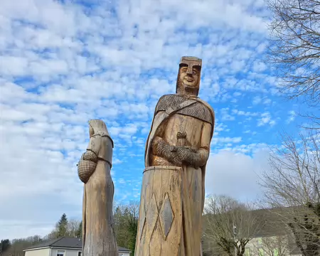 028 Village de Nages : Chevalier et Bergère.