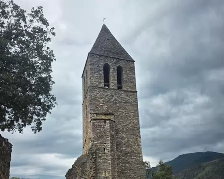 059 Tour clocher, ancien donjon du château médiéval.