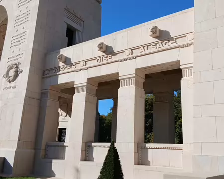 019 Ce monument symbolise l’amitié franco-américaine pendant la Première guerre mondiale
