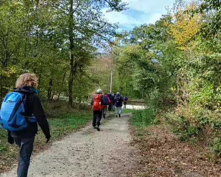 027 En chemin