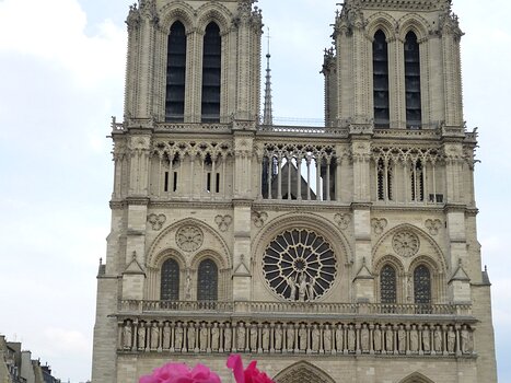2018-07 Paris - les clochers Dominique F, détail sortie