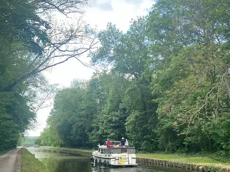 2022-05 Bourgogne Danielle H, détail sortie