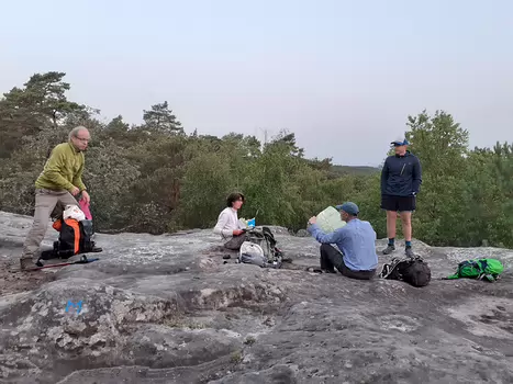 2022-06 Fontainebleau nocturne Alice P, détail sortie