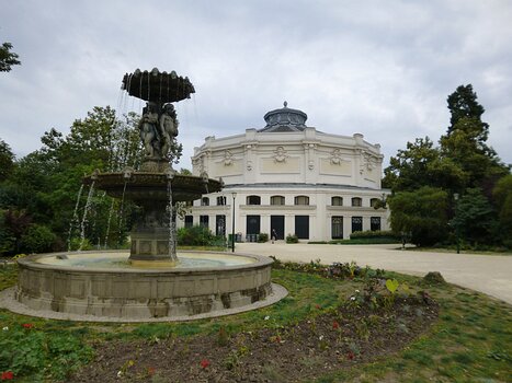 2023-06 Champs-Élysées Dominique F, détail sortie