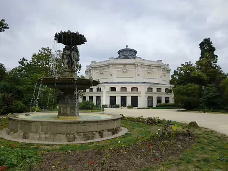 2023-06 Champs-Élysées Dominique F, détail sortie