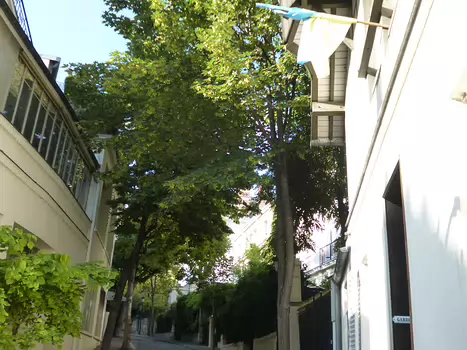 2023-07 Paris Dominique F, détail sortie