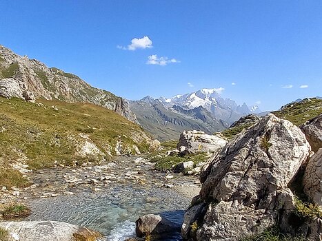 2023-08 Tour du Beaufortain Hélène B, Eric B, Danielle H, Benoit C, détail sortie
