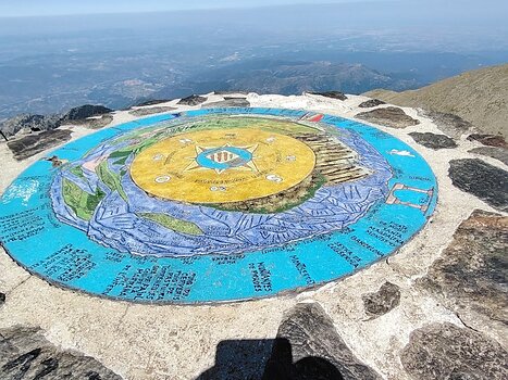 2025-08 Crêtes Catalanes Sylvain LC, Mohamed K, Catherine C, Annick LG, Pascal B, détail sortie