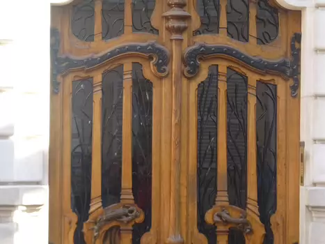 2025-08 Parc Monceau Dominique F, détail sortie