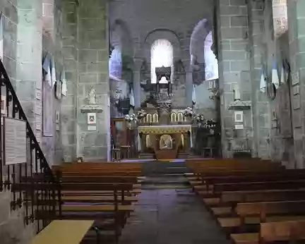 L'intérieur de l'église de Sainte-Marie-des-Chazes L'intérieur de l'église de Sainte-Marie-des-Chazes