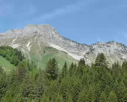 014 Le Mont Colombier vu des chalets