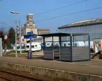 PXL000 Départ de la gare de Montfort-L'Amaury