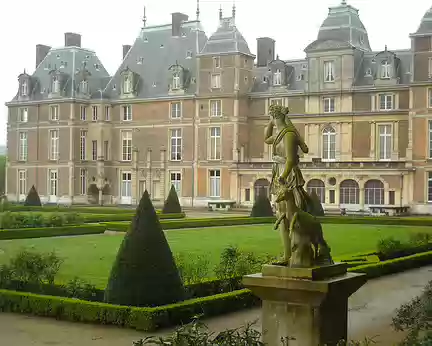 PXL000 Départ de EU. Visite du château de Louis-Philippe et de ses jardins tracés par Le Nôtre