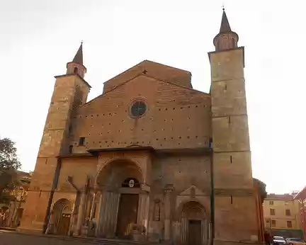 PXL009 J1 - Cathédrale San Domino de Fidenza en Emilie-Romagne...