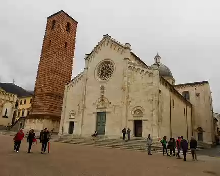 PXL111 Eglise de Pietrasanta et son campanile