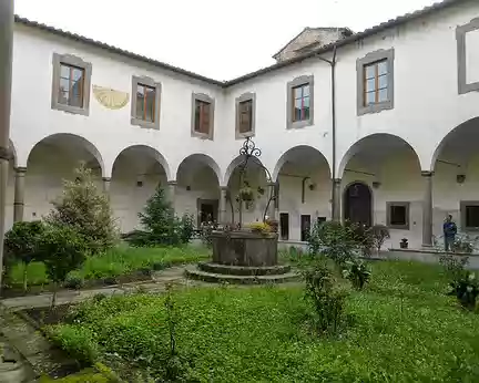 PXL169 J13 - Cloître du Monastère S. Francesco, lieu de notre hébergement