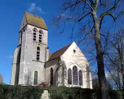023 L’église Saint-Quentin (XIIème siècle) de Chamarande jouxte le parc