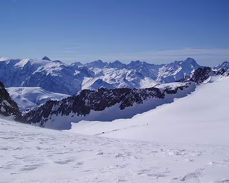 0031 Côté sud : Les Ecrins, la Meije, le Rateau.