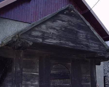 0011 Le Chazelet est un village encore très authentique.