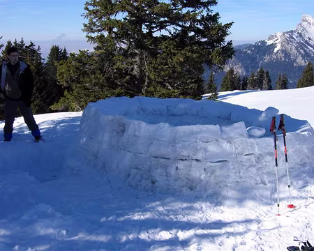 14a DEBUT DE LA CONSTRUCTION DE L'IGLOO