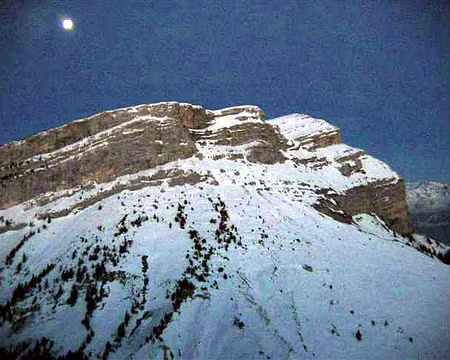 27 LEVER DE LUNE SUR LA DENT DE CROLLES