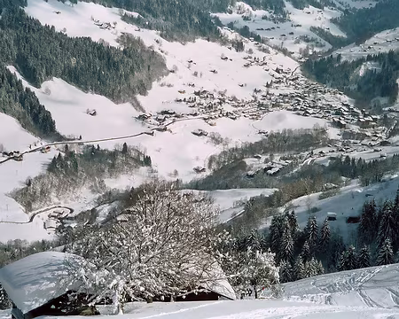 24 En tous cas, ce sera raquettes aux pieds jusqu’au bistrot…