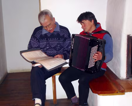 29 la patronne a sorti son accordéon...