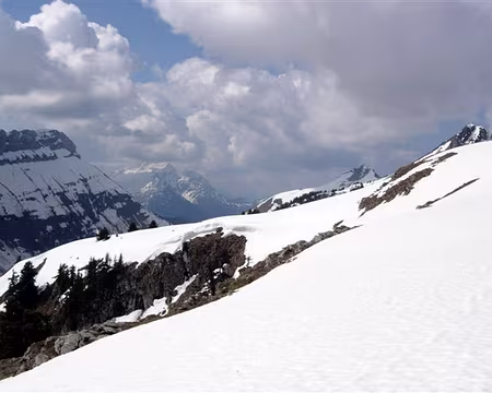 26 Par là, aux pieds du Lachat !