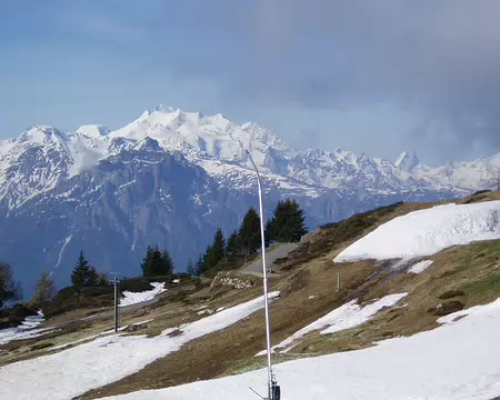 002 Le Valais et au fond le Cervin.