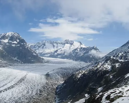 004 Il va falloir remonter tout ce fleuve de glace.