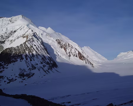 026 Le Lötschenlücke (col) où se situe la cabane Hollandia.