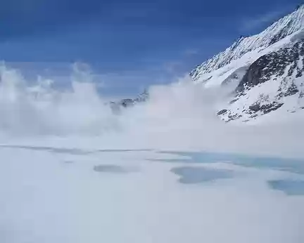 039 Lacs sur le glacier ?