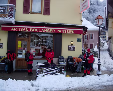 004 Heureusement, les services essentiels restent accessibles