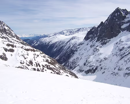 002 1er jour. Le vallon de Bérard vu depuis les pentes du Mont Buet.
