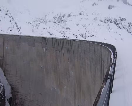 033 Le barrage d'Emosson.