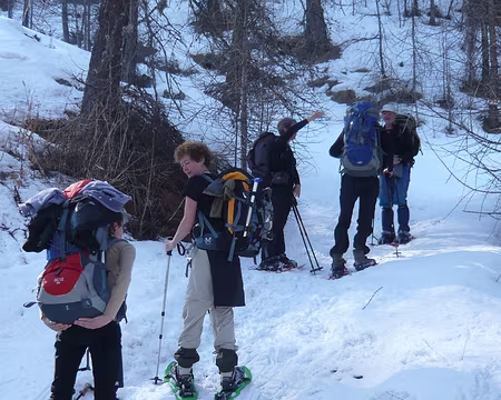 559 Nous chaussons les raquettes au-dessus de Prats Hauts.