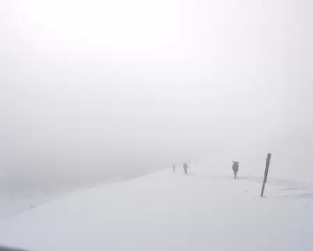 03 Arrivée dans le brouillard sur le Plateau des Glieres !!