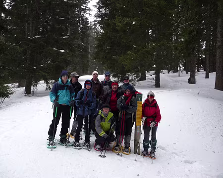 025 La photo du groupe fier de lui