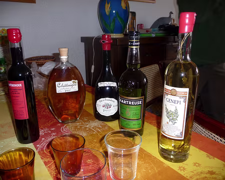 029 Là, les bouteilles sont encore pleines